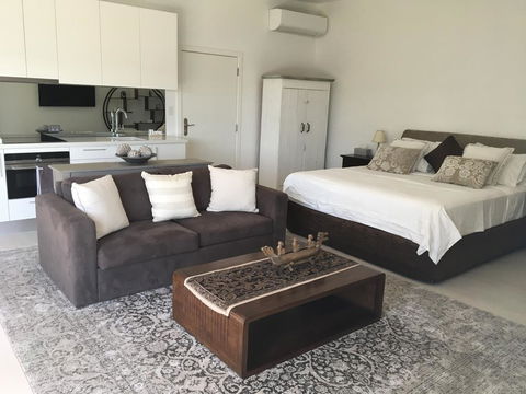 Casablanca, Peaceful Couples Retreat, Avalon Beach - Surfers Paradise Gold Coast 1