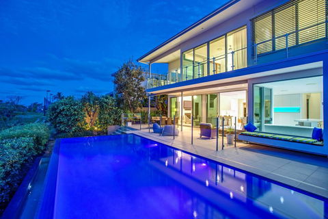 Cathedral Retreat @ Corporate Boardies - Surfers Paradise Gold Coast 0