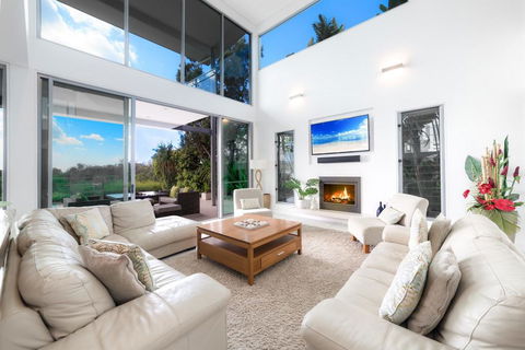 Cathedral Retreat @ Corporate Boardies - Surfers Paradise Gold Coast 3