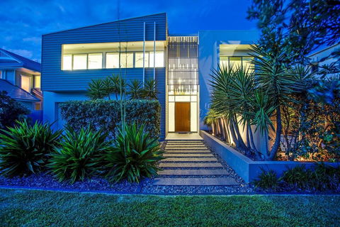 Cathedral Retreat @ Corporate Boardies - Surfers Paradise Gold Coast 1