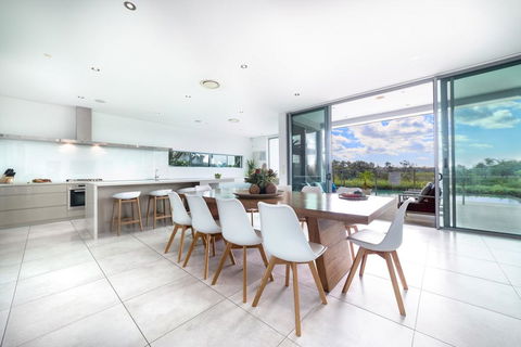 Cathedral Retreat @ Corporate Boardies - Surfers Paradise Gold Coast 2