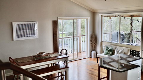 Central Coast Getaway 4B Family Holiday Home - Surfers Paradise Gold Coast 2