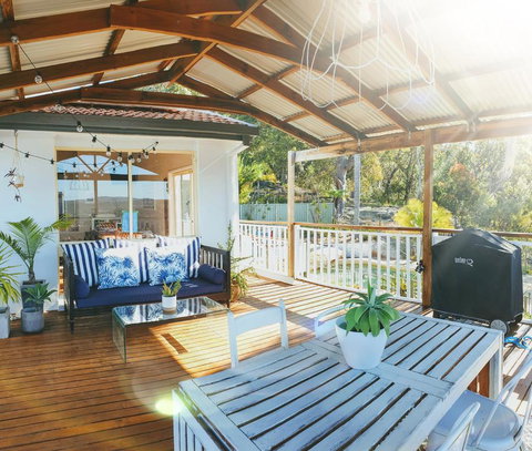 Central Coast Getaway 4B Family Holiday Home - Surfers Paradise Gold Coast 3