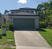 Central Gold Coast Large Modern Elevated House - Surfers Paradise Gold Coast