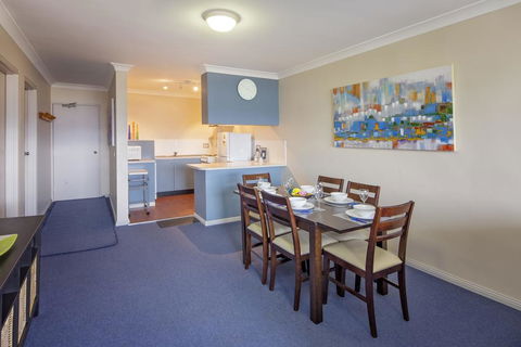 Central Park 7 - The Convenience Of Location & The Warmth Of Comfortable Living - Surfers Paradise Gold Coast 0