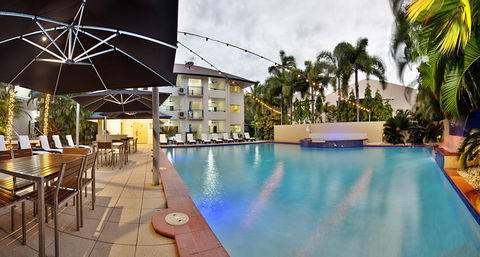 Central Plaza Port Douglas - Surfers Paradise Gold Coast 2