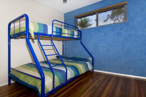 Chriscross Retreat 9 Cross Street - Surfers Paradise Gold Coast 2