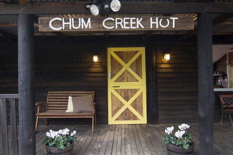 Chum Creek Hut - Surfers Paradise Gold Coast 0