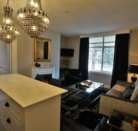 City Life Apartment-full kitchen  separate bedroom - Surfers Paradise Gold Coast