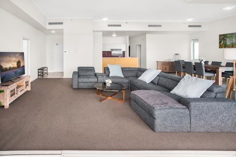 City-Centre Apartment With River Views And Balcony - Surfers Paradise Gold Coast 0