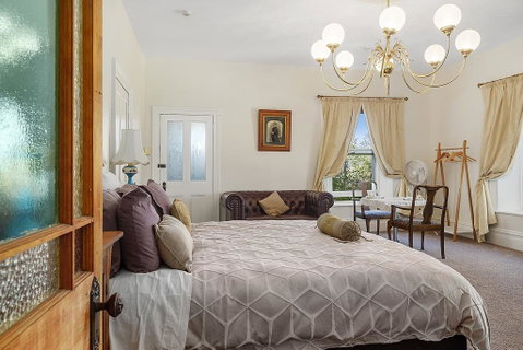Claremont House - Surfers Paradise Gold Coast 1