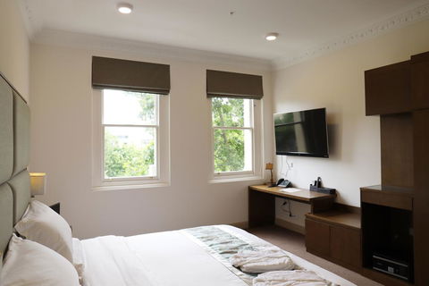 Clarendon Hotel Melbourne - Surfers Paradise Gold Coast 1