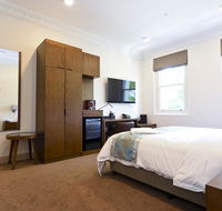 Clarendon Hotel Melbourne - Surfers Paradise Gold Coast