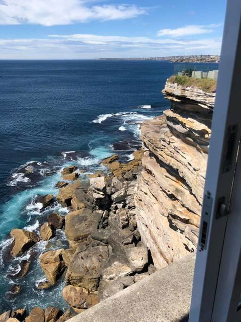 CLIFFSIDE: BONDI BEACH - Surfers Paradise Gold Coast 3