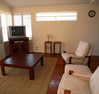 Clovelly Beach Townhouse - Surfers Paradise Gold Coast