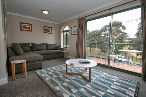 Cobb & Co 3/39 Cobbon Crescent - Surfers Paradise Gold Coast 0