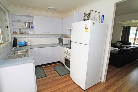 Cockatoo House - Surfers Paradise Gold Coast 3