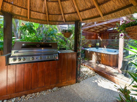 Como Palm Retreat - Tropical Oasis - Surfers Paradise Gold Coast 3