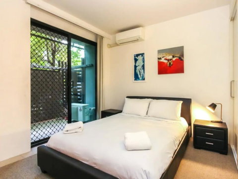 Contemporary 1 Bedroom Teneriffe Apartment With Pool And Gym - Surfers Paradise Gold Coast 3