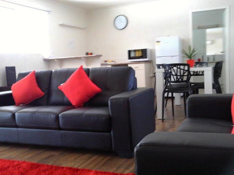 Coral Sands Motel - Surfers Paradise Gold Coast 1