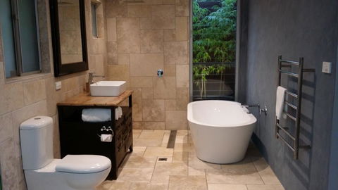 Corymbia Batemans Bay - Surfers Paradise Gold Coast 3