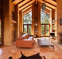 Corymbia Cottage - unique quirky private a guest favourite - Surfers Paradise Gold Coast