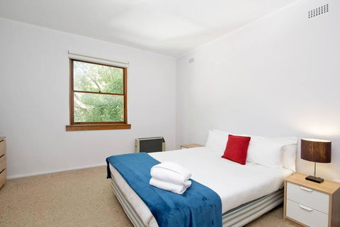 Cosy 2BR Plus Parking In Nth Sydney - Surfers Paradise Gold Coast 2