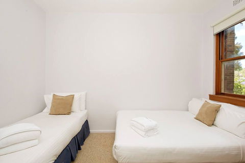 Cosy 2BR Plus Parking In Nth Sydney - Surfers Paradise Gold Coast 3
