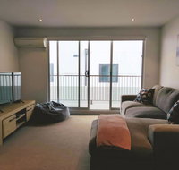 Cosy Modern Apartment in Brunswick - Surfers Paradise Gold Coast