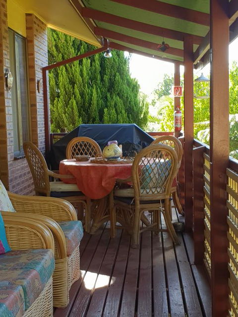 Cottage By The Bay - Surfers Paradise Gold Coast 1