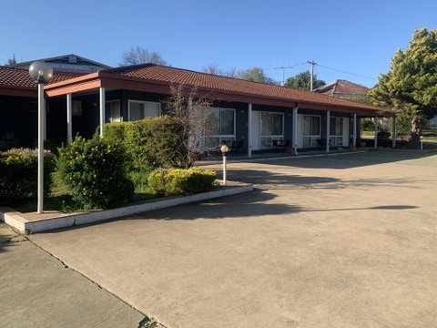 Countryman Motor Inn Cowra - Surfers Paradise Gold Coast 2