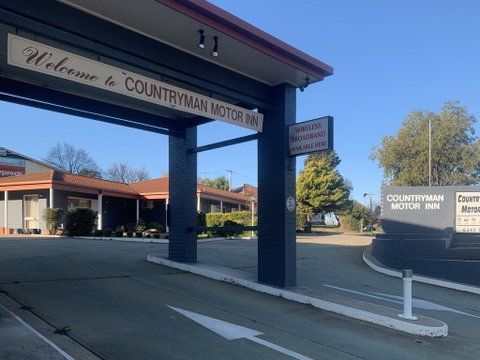 Countryman Motor Inn Cowra - Surfers Paradise Gold Coast 1