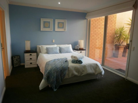 Cowes Beachfront Retreat - Surfers Paradise Gold Coast 3