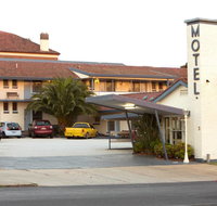 Cowra Motor Inn - Surfers Paradise Gold Coast
