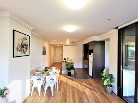 Cozy Spacious Home In Sydney Olympic Park - Surfers Paradise Gold Coast 3