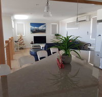 Cozzys Condo Luxury Beach House - Surfers Paradise Gold Coast