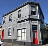 Cromwell Apartment - 3 Red Doors Battery Point - Surfers Paradise Gold Coast