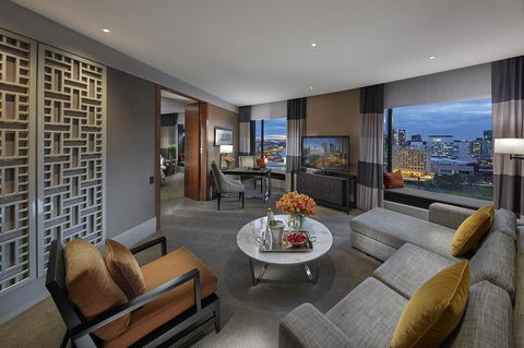 Crown Towers Melbourne - Surfers Paradise Gold Coast 1