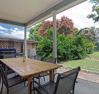 Cuddles Cottage' 4 Christmas Bush Avenue - pet friendly holiday house near Dutchies - Surfers Paradise Gold Coast