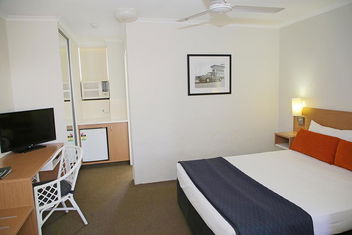 Darcy Arms Hotel Motel with Surfers Paradise Gold Coast