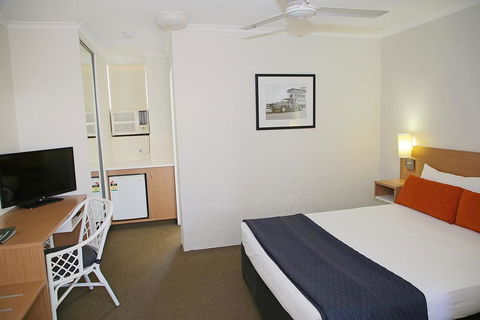 Darcy Arms Hotel Motel - Surfers Paradise Gold Coast 0