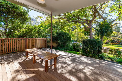 Decked Out For A Fantastic Holiday - (Whole House) Winnett St, Woorim - Surfers Paradise Gold Coast 3