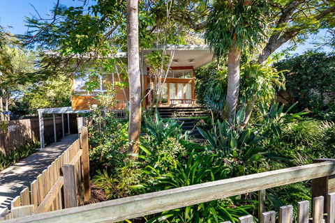 Decked Out For A Fantastic Holiday - (Whole House) Winnett St, Woorim - Surfers Paradise Gold Coast 1