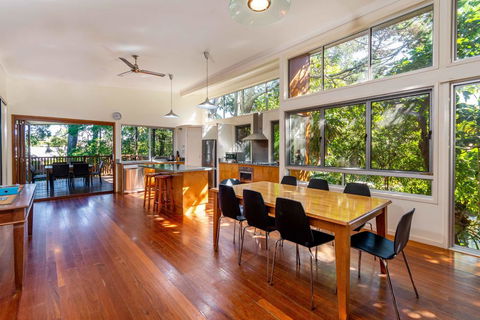 Decked Out For A Fantastic Holiday - Winnett St, Woorim (Upstairs Only) - Surfers Paradise Gold Coast 3