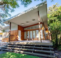Decked out for a Fantastic Holiday - Winnett St Woorim Upstairs only - Surfers Paradise Gold Coast