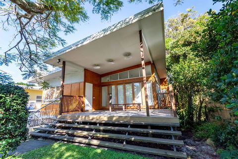 Decked Out For A Fantastic Holiday - Winnett St, Woorim (Upstairs Only) - Surfers Paradise Gold Coast 0