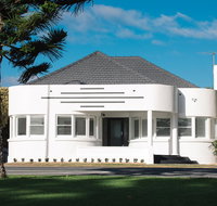 Deco Beach Luxury Apartments - Surfers Paradise Gold Coast