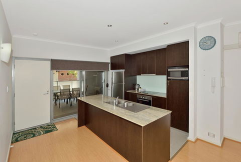 Del Mar 28 - Surfers Paradise Gold Coast 2