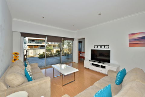 Del Mar 28 - Surfers Paradise Gold Coast 1