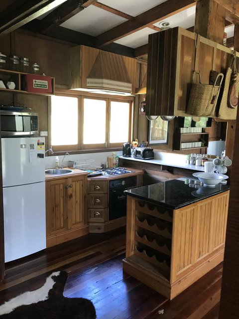 Delaneys Creek Cabin Retreat - Surfers Paradise Gold Coast 2